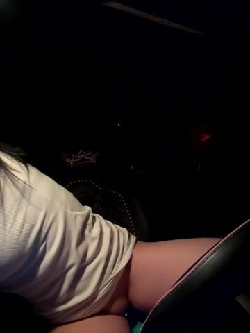 Full 8 phút, Gái Xinh loli lên oto, Public thủ dâm trước nhà người lạ Đái ướt hết sân